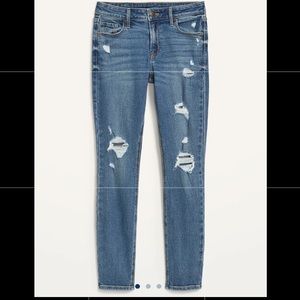 Old Navy distressed rockstar midrise jeans. Size 4